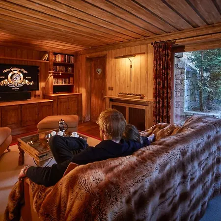 Chalet Chalet Sleeps 12 Wifi